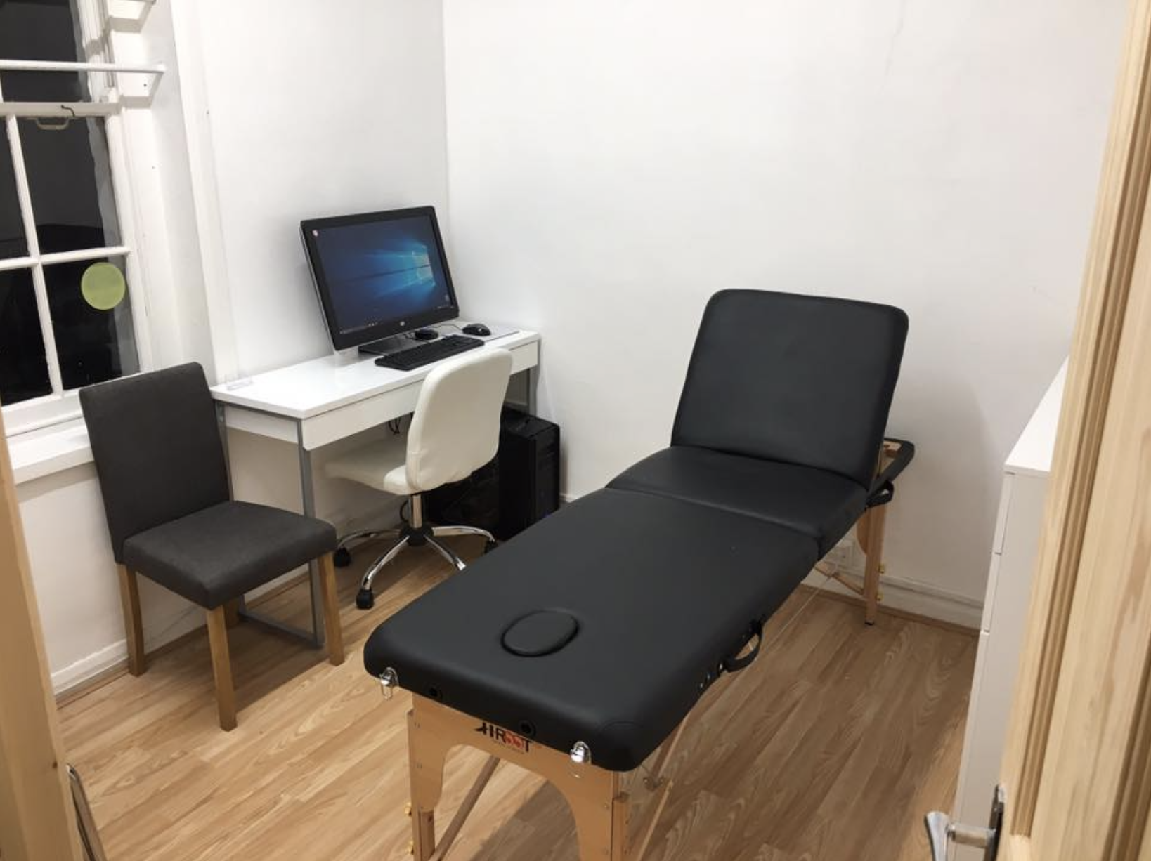 Holistic Healthcare Clinics London Facility